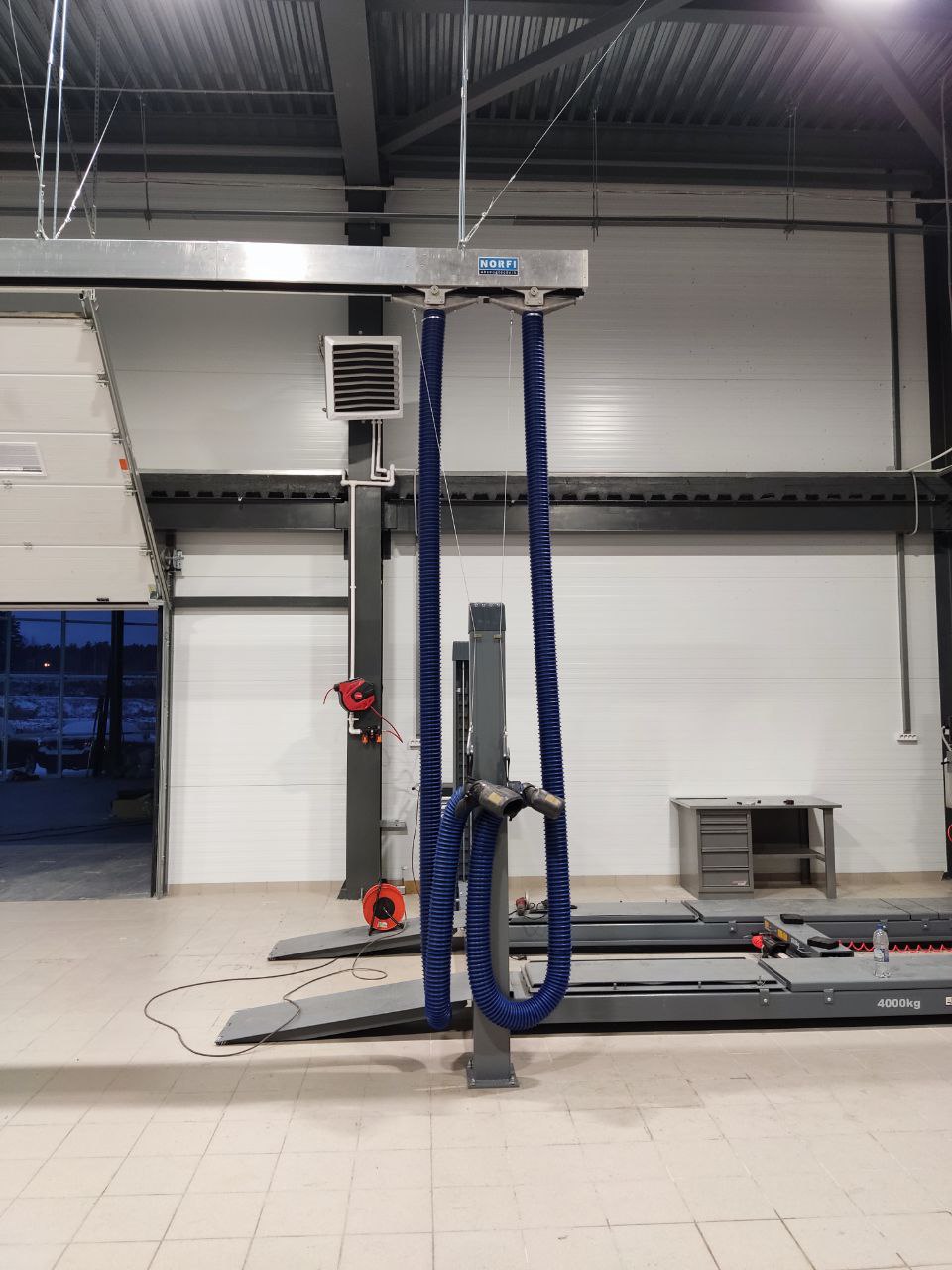 Фото монтаж установки удаления выхлопных газов грузовой 17