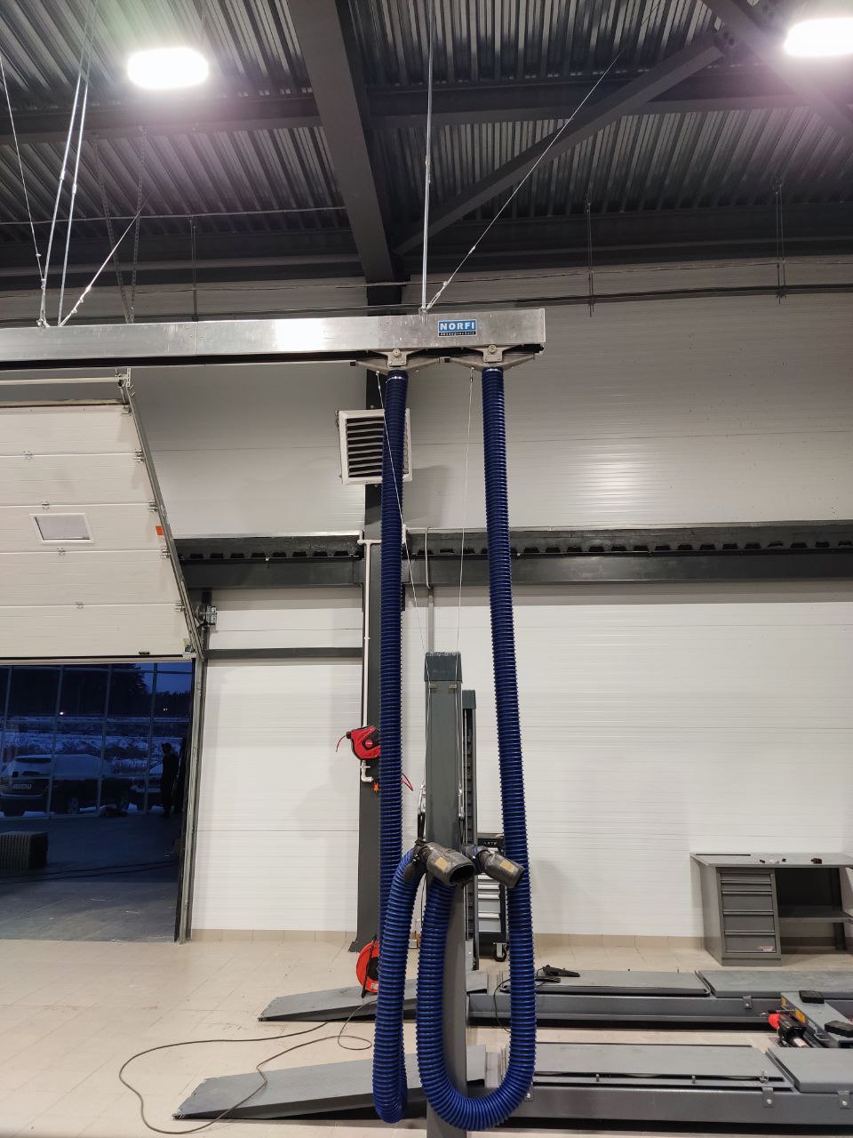 Фото монтаж установки удаления выхлопных газов грузовой 14