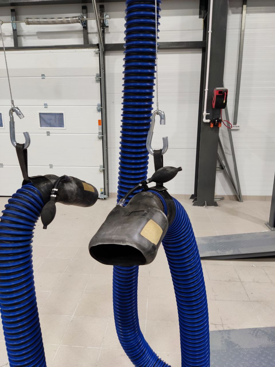 Фото монтаж установки удаления выхлопных газов грузовой 15